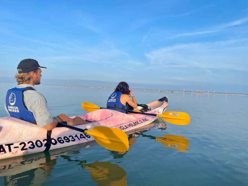 Holbox: Sunrise & Mangrove Kayak Tour - The paddling reality: current, tide, and where your effort pays off