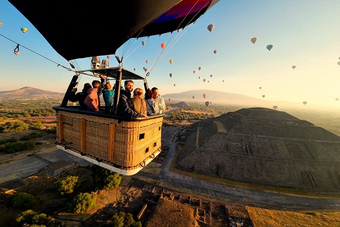 Hot Air Balloon Flight Teotihuacan With Pickup and Breakfast - Key things that make this balloon day work