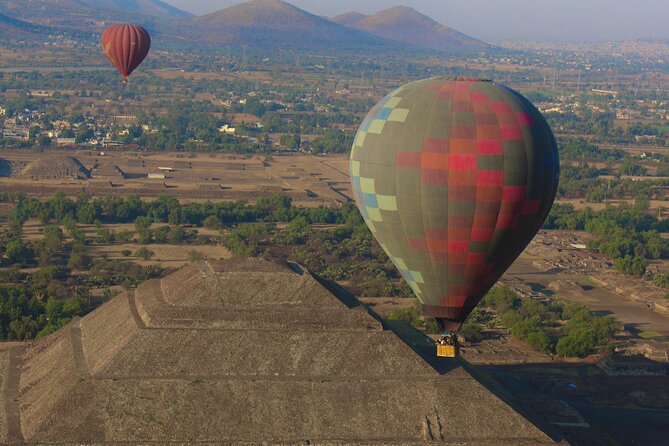 Hot Air Balloon Flight with Cave Breakfast - Silver and obsidian workshop: hands-on craft stop at 9:10 am