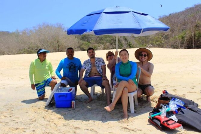 Huatulco Bahías Tour - Stop 3: Bahia Maguey and the Órgano Area for Swim, Sun, and Food Choices