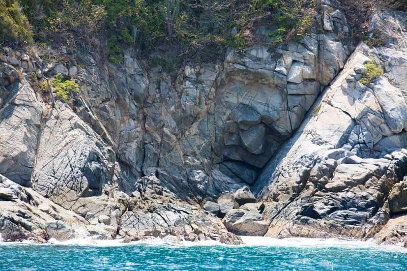 Huatulco: Bays Boat Tour with Snorkeling and Hotel Pickup - Price and value: $38 is the start, not the finish