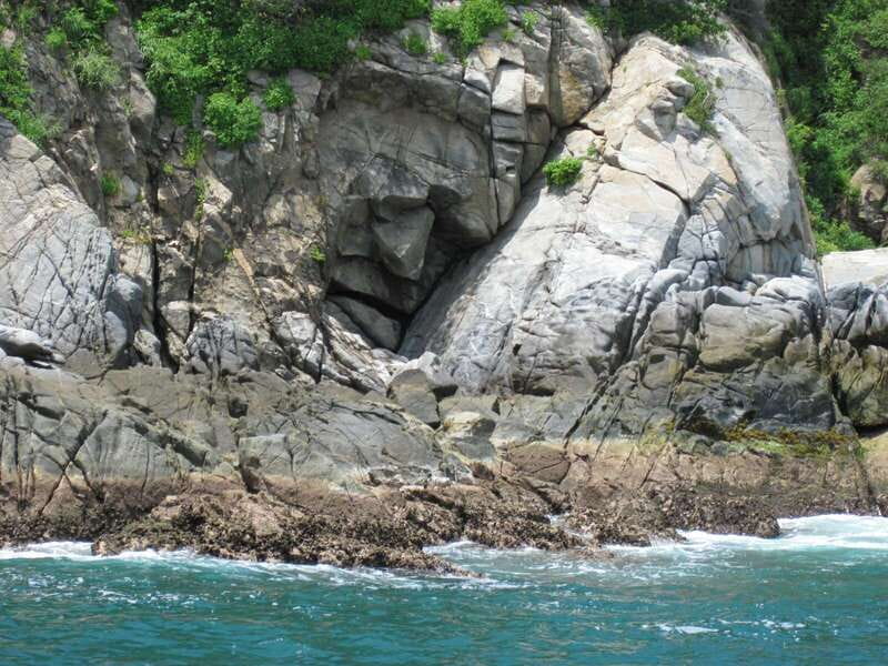 Huatulco: Premium Boat Tour with snorkel experience. - Drinks, Beer Servings, and How the Value Works (or Doesn’t)