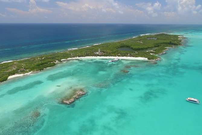 Isla Contoy Eco Adventure - Lunch and open bar: what’s included, and why it helps on a long day
