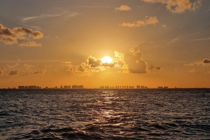 Isla Mujeres, Cancún Private Sunset Trip - Extras you might get on the water: turtles, fishing, and a margarita stop