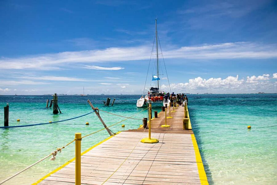 Isla Mujeres: Catamaran Ride with Open Bar, Snorkeling, and Lunch - The Open Bar at Sea, and How to Use It