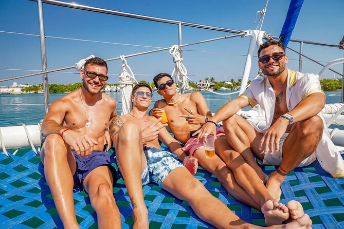 Isla Mujeres Cruise with Beach Club, Snorkel, Lunch and Open Bar - Isla Mujeres Downtown Free Time: Shopping Without a Script