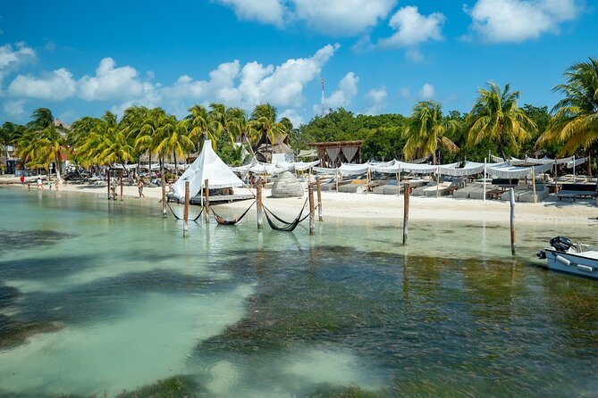 Isla Mujeres Plus by Albatros Catamarans - The crew and pacing: where the trip feels smooth, and where it can feel crowded
