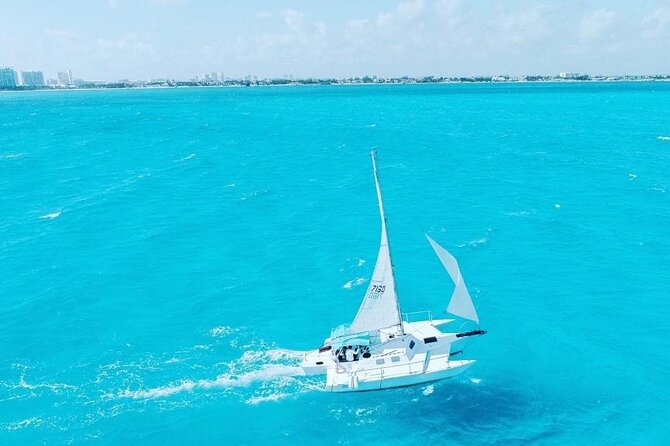 Isla Mujeres Premium Tour in Private Catamaran with Lunch - The big-picture value of a private catamaran to Isla Mujeres