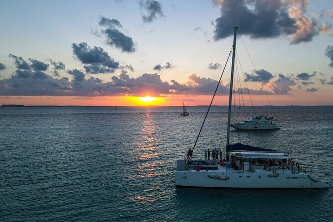 Isla Mujeres Sunset Cruise and Tour from Cancun - Food, photos, and the cash-and-tips reality