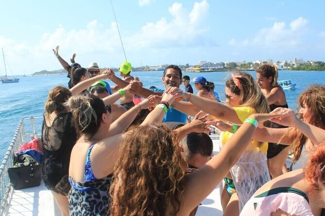 Isla Mujeres Tour with Open Bar Food and Snorkeling - Beach Club Lunch and the Open Bar at Isla Mujeres