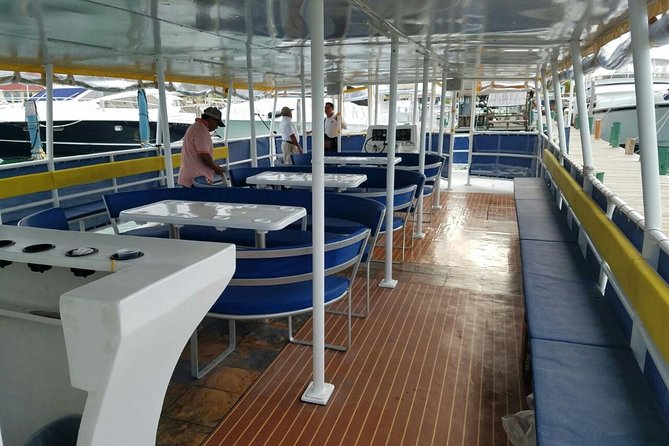 Isla Mujeres Unlimited! Fun & Party with transportation - Beach club lunch and open bar: where most value shows up