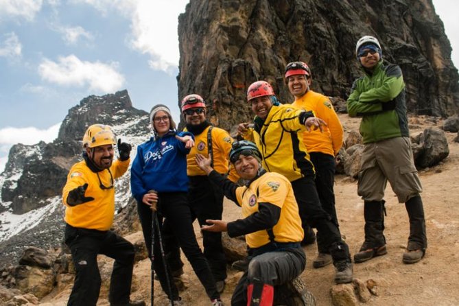 Iztaccihuatl Volcano Hike with an Alpinist - Your 6:20 am Start and the Van-Time Reality