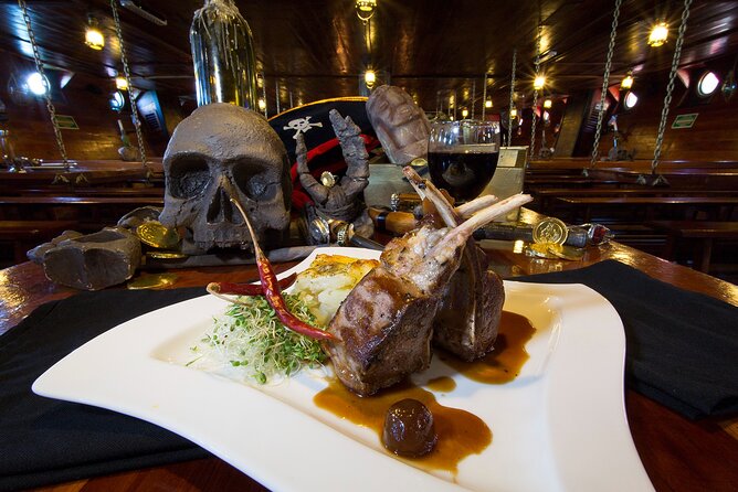 Jolly Roger Pirate Show and Dinner in Cancun - The Pirate Show: Captain Black Jack, Rival Crews, and Real Action
