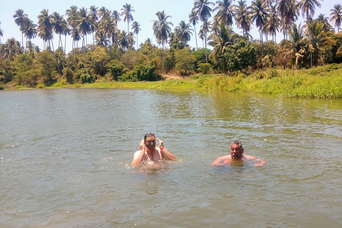 Jungle Coyuca Lagoon Boat Ride Experience & Baby Turtle Release - Stop 2, Barra de Coyuca: Village Pace and a Real Meal Break