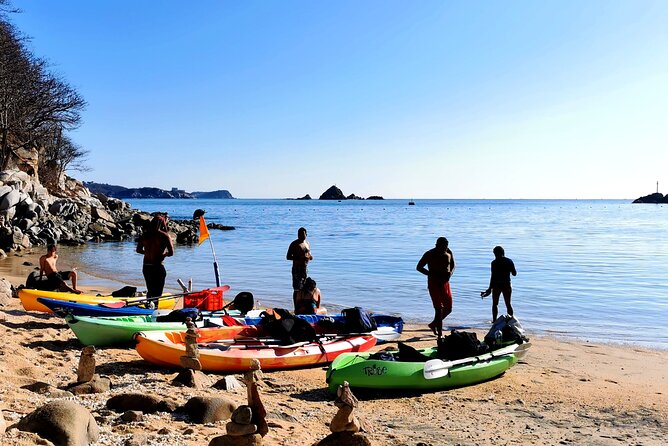 Kayak Huatulco Sunrise - Guides and safety: why this feels smooth, not stressful