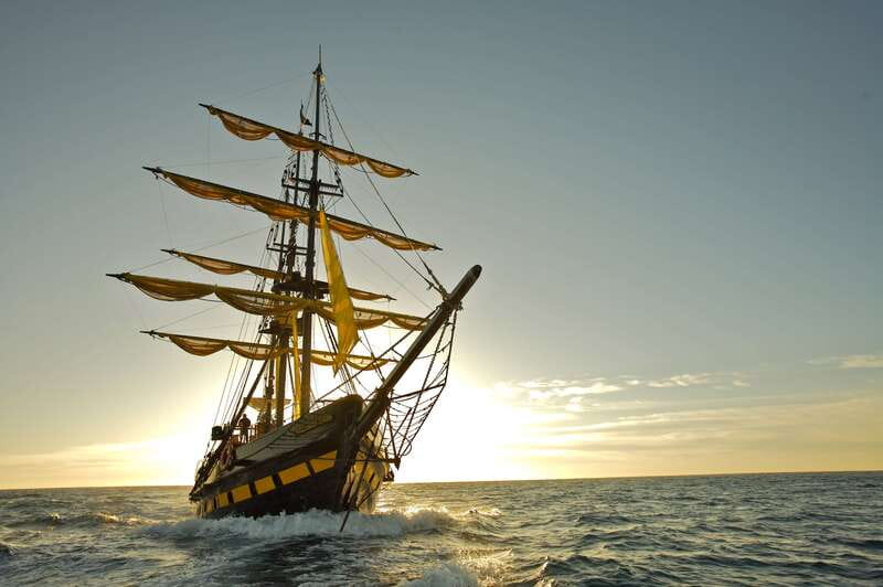 Los Cabos: Pirate Ship Sunset Cruise & Show with Dinner - The route and timing: how the 2 hours are structured