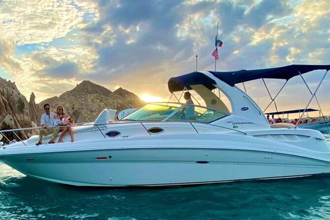 Los Cabos Private Yacht Whale Watching & Drinks - Up to 18 Guests - Getting the best Arch photos without losing the whale moment