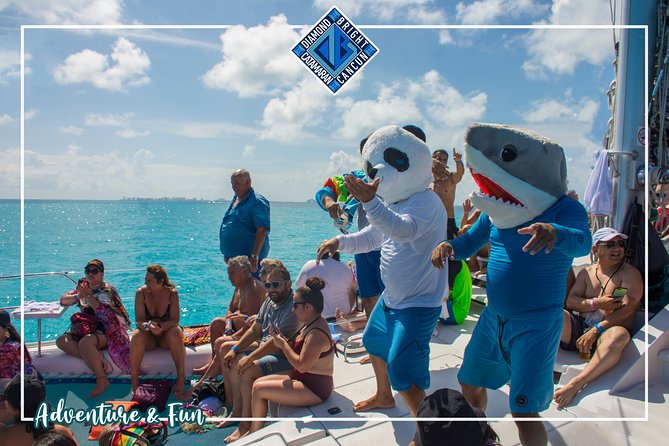 Luxury Catamaran tour to isla mujeres with transportation from Tulum - Luxury Catamaran Reality Check: Restrooms, Drinks, and Crowd Level