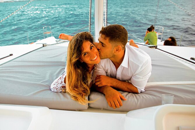 Luxury Sunset Sailing Cruise in Cancun with Light Dinner and Open Bar - Why this Cancun sunset sail feels like good “value time”
