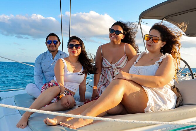 Luxury Sunset Sailing Cruise in Cancun with Light Dinner and Open Bar - Who this sunset cruise suits best