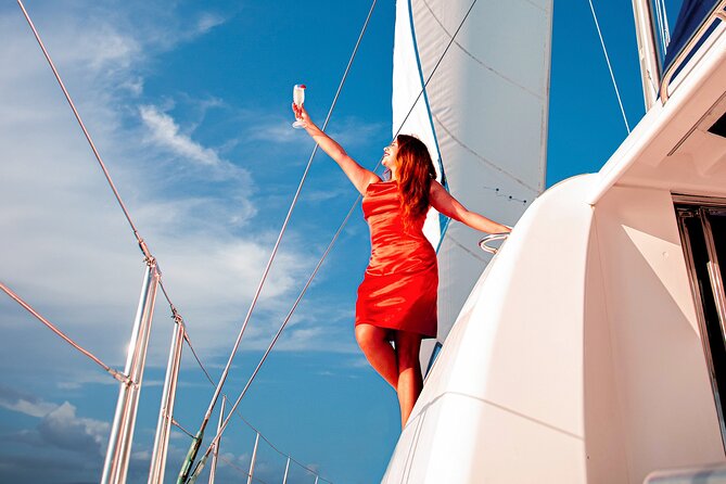 Luxury Sunset Sailing Cruise in Cancun with Light Dinner and Open Bar - Price and value: $109 for sailing, dinner snacks, and transportation
