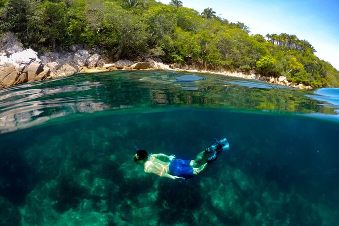 Luxury Yacht & Snorkel with All inclusive Open bar and lunch - The sea-route plan: Los Arcos and Malecón views depend on conditions