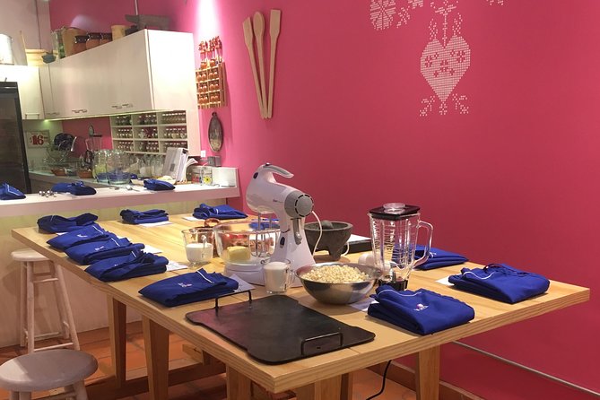Mastering Mexican Salsas Cooking Class and Market Tour - Drinks and flavor culture: agua fresca, mezcal, and craft beer