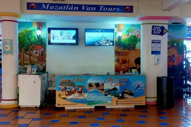 Mazatlan City Sightseeing Tour with Shopping Time and Lunch - Old Mazatlán and El Mirador: Ocean and Lighthouse Views