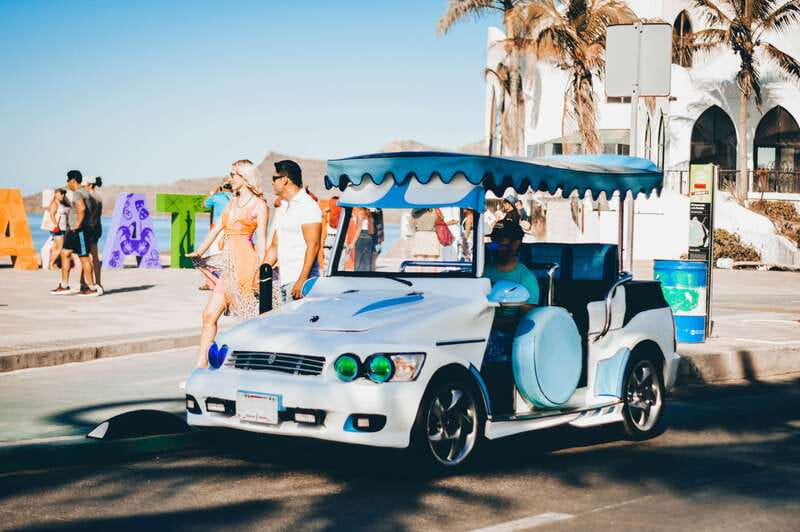 Mazatlan: City Tour in a Traditional "Pulmonia" Open-Air Car - Your 2-hour loop: historic streets, seafront boulevard, and hilltop final views