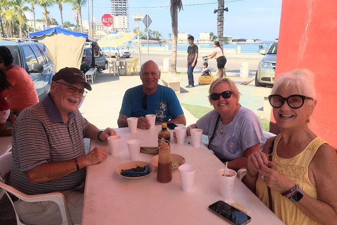 Mazatlan routes of taste food tour - Mazatlán Lighthouse and the iconic Plaza Machado core