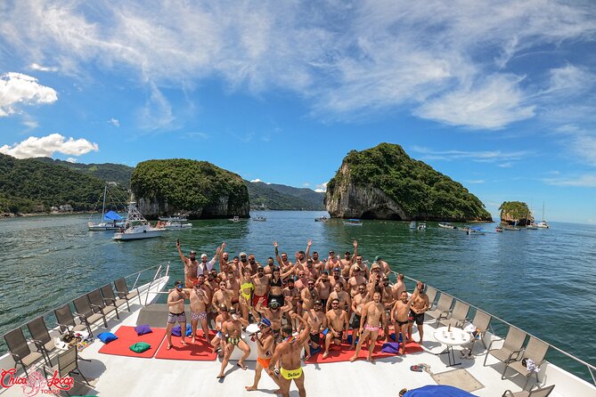 Mega Yacht Limousine of the Sea 1: Puerto Vallarta - Playa Chica Locca stop, 2 hours of secluded beach time by boat