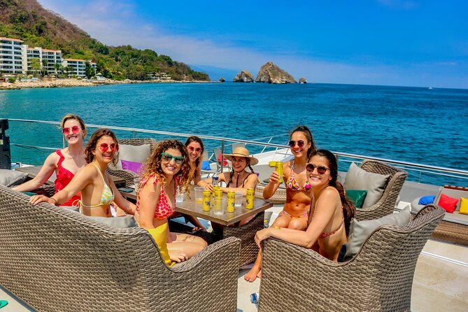 Mega Yacht Limousine of the Sea 1: Puerto Vallarta - Price and value for a group up to 15, when it makes sense