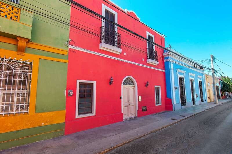 Mérida: 3-Hour Walking Food Tour - Gorditas and the first refreshing drinks set the tone