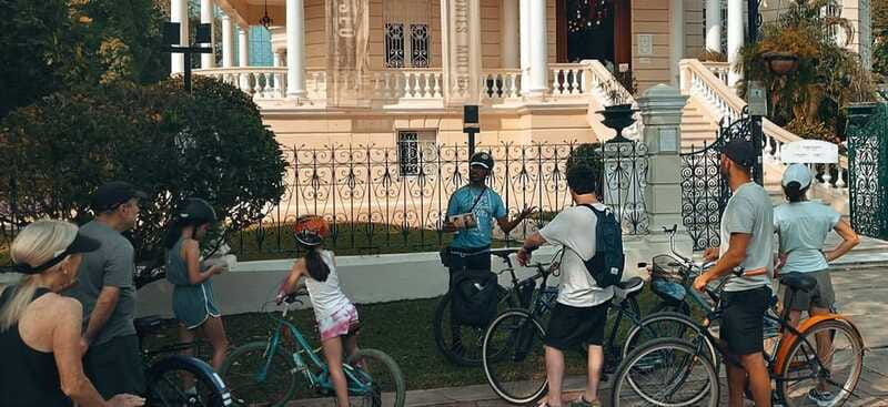 Mérida: Montejo Boulevard and Historic Center bike tour - From shady boulevard to Plaza Mayor: safe streets, big sights