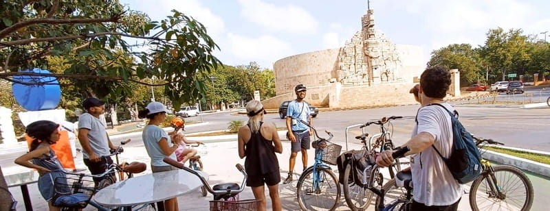 Mérida: Montejo Boulevard and Historic Center bike tour - Plaza Grande: a practical guided orientation you can reuse later