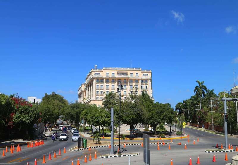 Mérida: Panoramic Sightseeing Tour Bus Ticket with 2 Routes - Price and value: why $8 can work out well