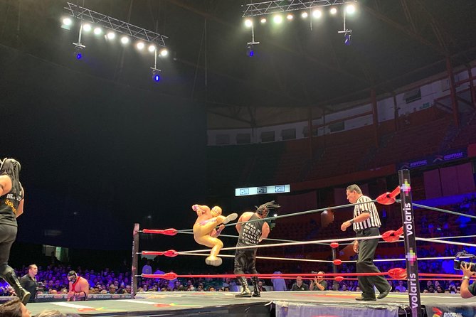 Mexican Wrestling: Experience Lucha Libre in Mexico City - Arena México: what your evening feels like from the moment you arrive