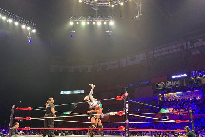 Mexican Wrestling: Experience Lucha Libre in Mexico City - Seating comfort and timing tricks you can actually use