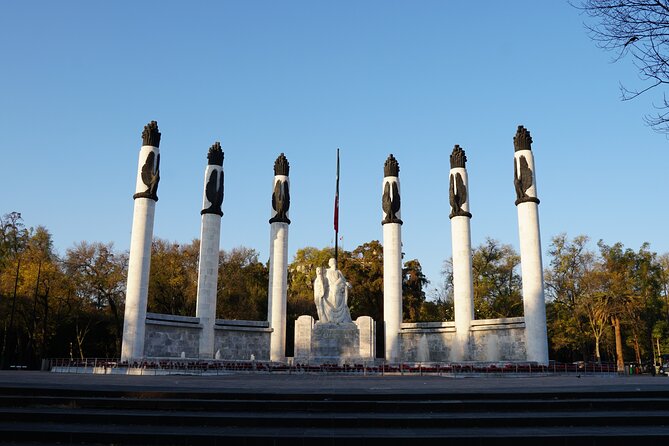 Mexico City: 19 City Highlights Bicycle Tour - From Parque México toward Bicentennial symbolism