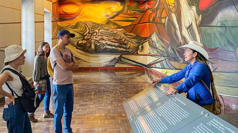 Mexico City: Chapultepec Castle and Anthropology Museum Tour - A short break near Avenida Grutas, then back into the park