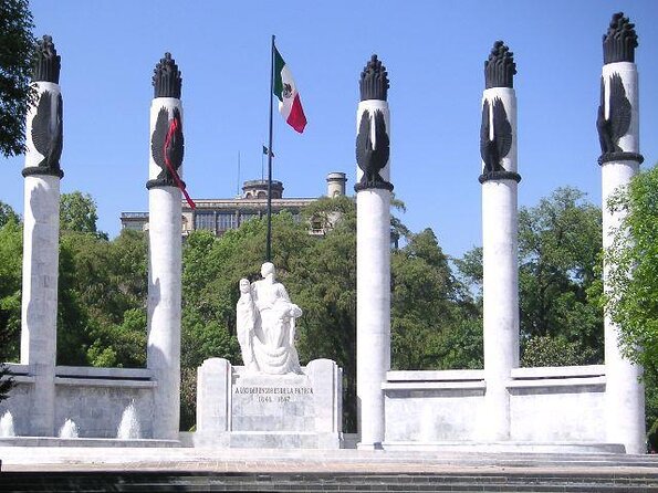 Mexico City E-Bike Tour with a taco and churros stop - Why an e-bike tour is the smart way to orient yourself in CDMX