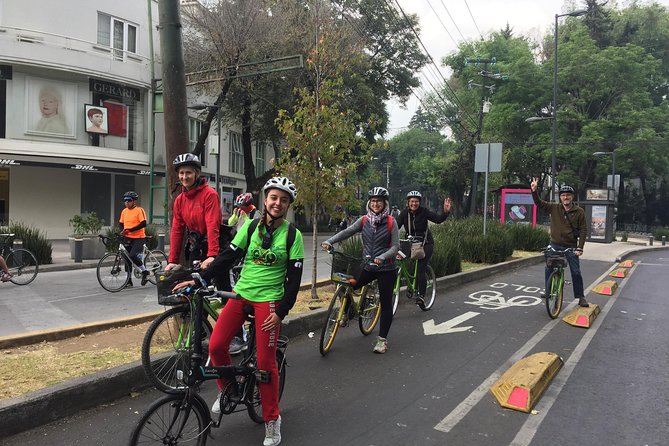 MEXICO CITY FOOD TOUR: flavors on two wheels - Stop 2 Roma tortillería: stone-ground corn, comal warmth