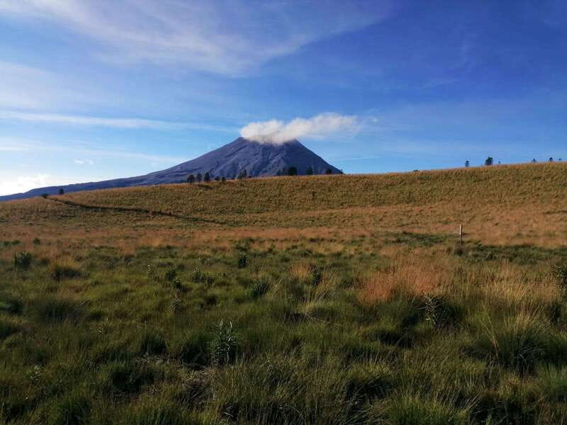 Mexico City: Guided Volcano Trek with Lunch - Small Group Dynamics and the Guide Effect