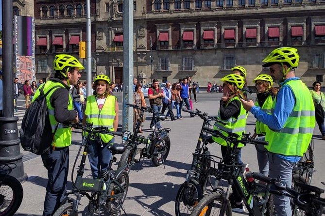 Mexico City Highlights E-Bike Tour With Foodie Stops - Stop 1: Bosque de Chapultepec and the Park-First Vibe