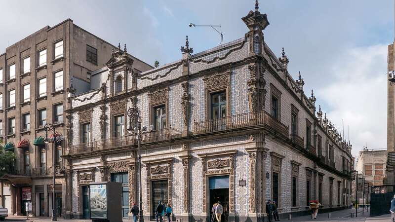 Mexico City: Historic Downtown Walking Tour - Going inside the Metropolitan Cathedral, and noticing what most people miss