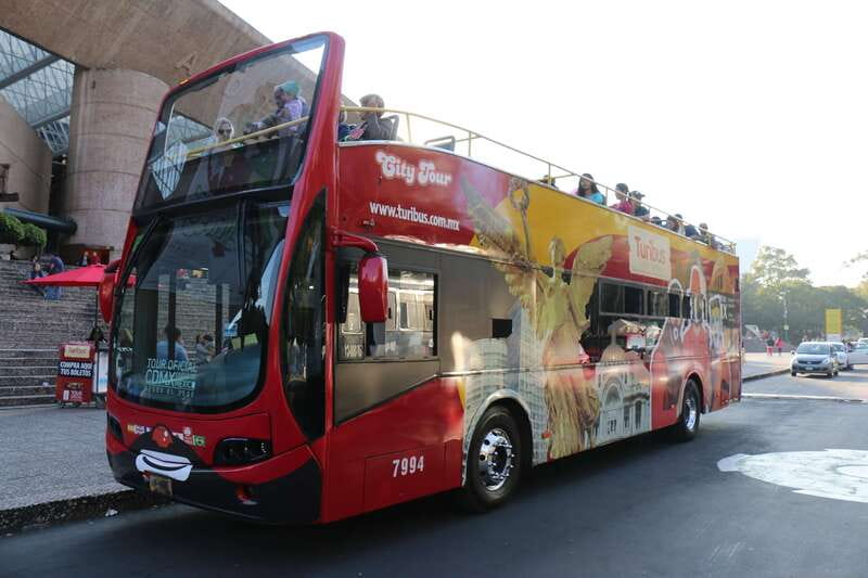 Mexico City: Hop-on Hop-off Bus Tour - Historic Downtown Route: Zócalo, Reforma monuments, and museum stops