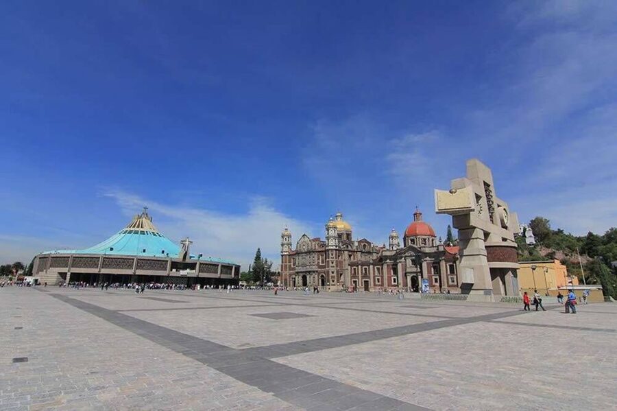 Mexico City: Hop-on Hop-off City Tour by Turibus 1-Day Pass - Packing for an open-top ride in Mexico City heat