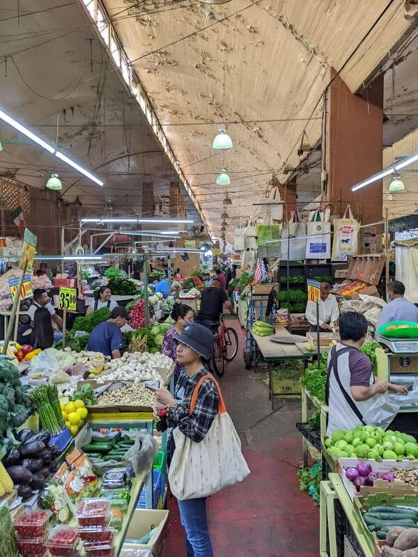 Mexico City: Mystic Markets La Merced & Sonora Culinary Tour - Meet the guide: market families, bilingual help, and real relationships