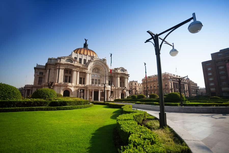 Mexico City: Night Bus Tour - Getting To the Bus at Zócalo, and What Happens Next