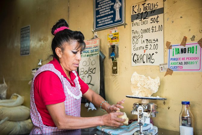 Mexico City Street Food: A Beginner's Guide - The 3-hour flow: from early bites to a chocolate finish